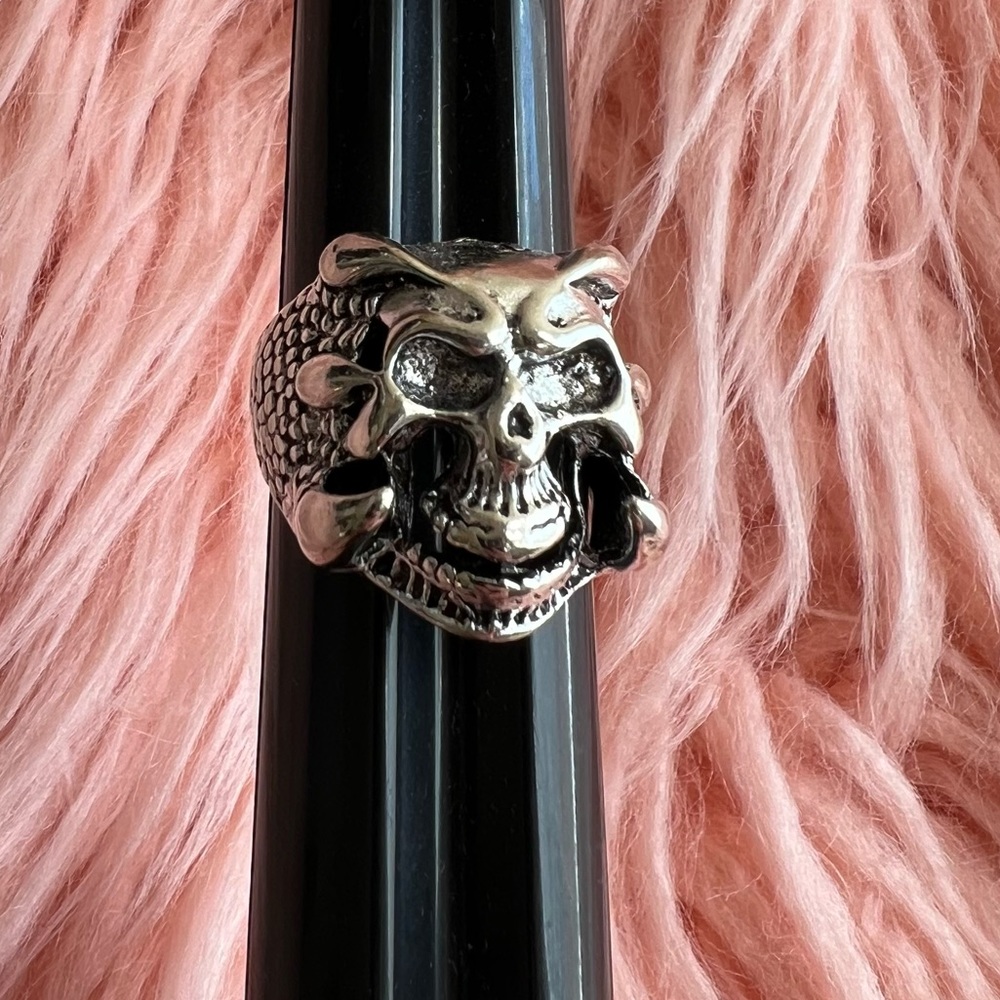 NWOT Skull Rings